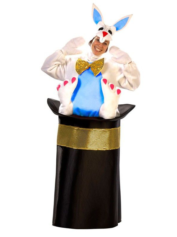 Homme Dans Un Costume De Lapin Avec De Grandes Oreilles Image